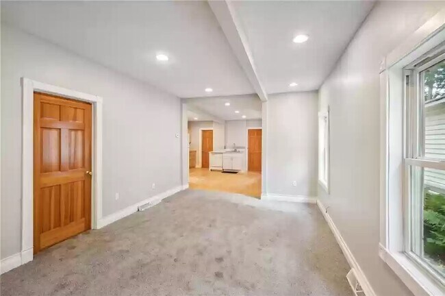 Foto del edificio - 1609 3rd St NE