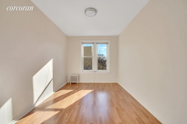 Foto del edificio - 166 Avenue O