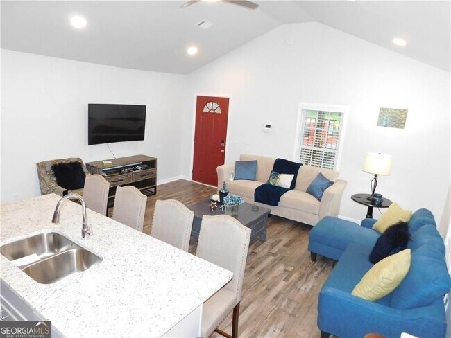 Foto del edificio - 213 Claire Dr SE