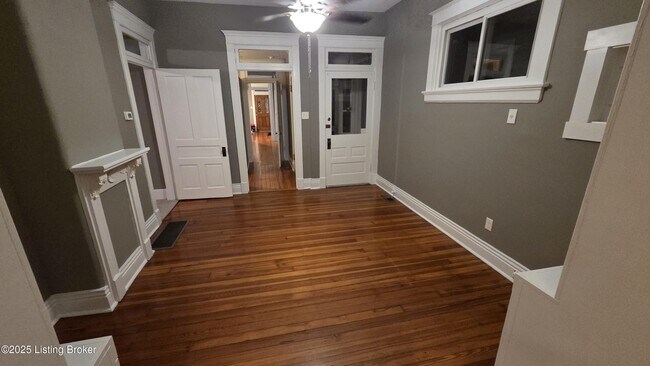 Foto del edificio - 1050 E Caldwell St