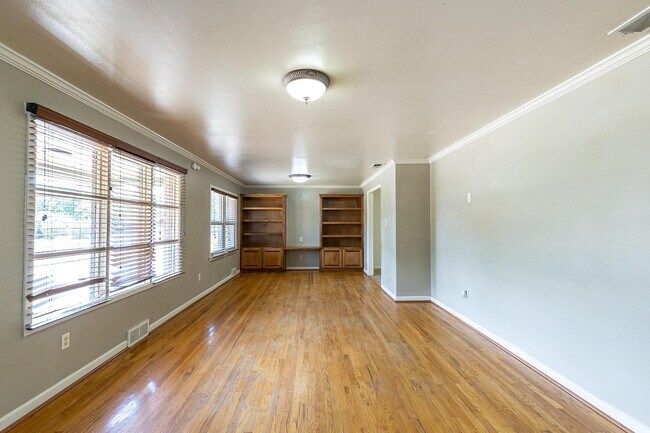 Foto del edificio - 3104 49th St