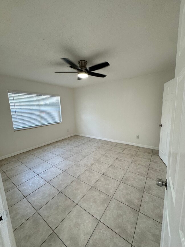 Building Photo - 4757 Myrtle Dr