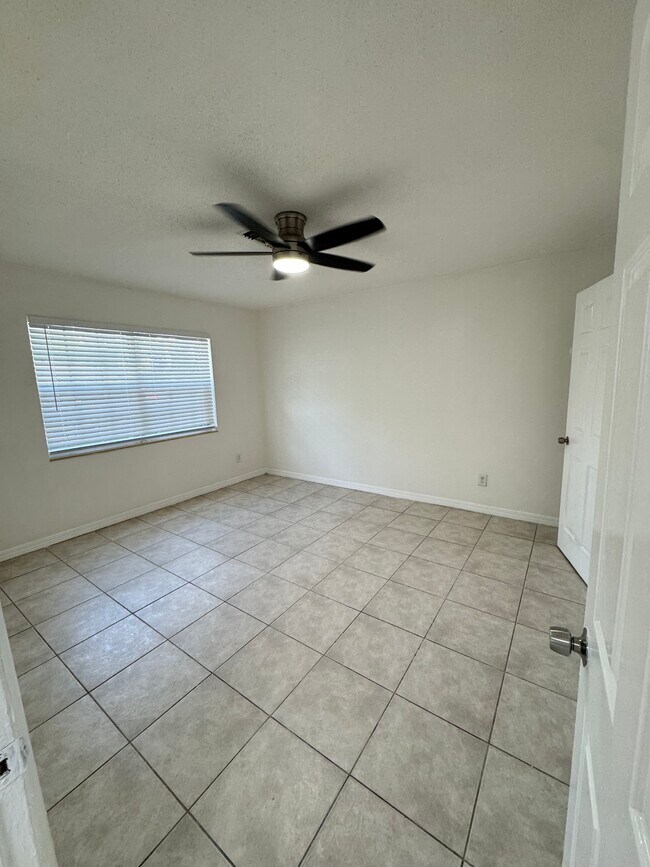 Foto del edificio - 4757 Myrtle Dr