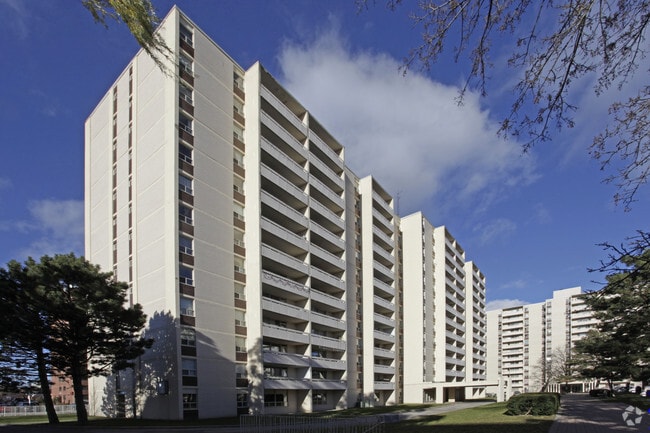 Building Photo - 2233 - 2235 Hurontario Street