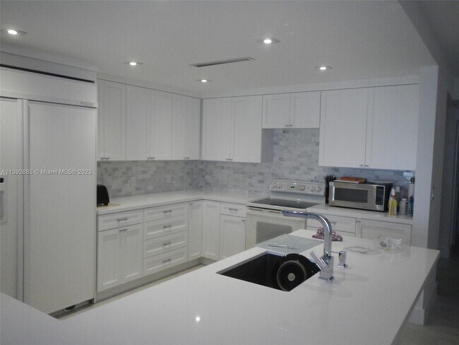 Foto del edificio - 166 Harbor Dr