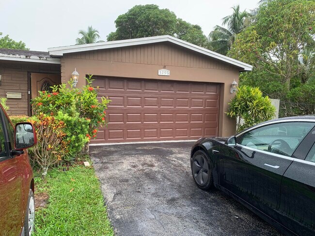 Foto del edificio - 3296 NW 41st St