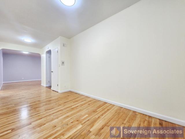 Foto del edificio - 1 bedroom in BRONX NY 10463