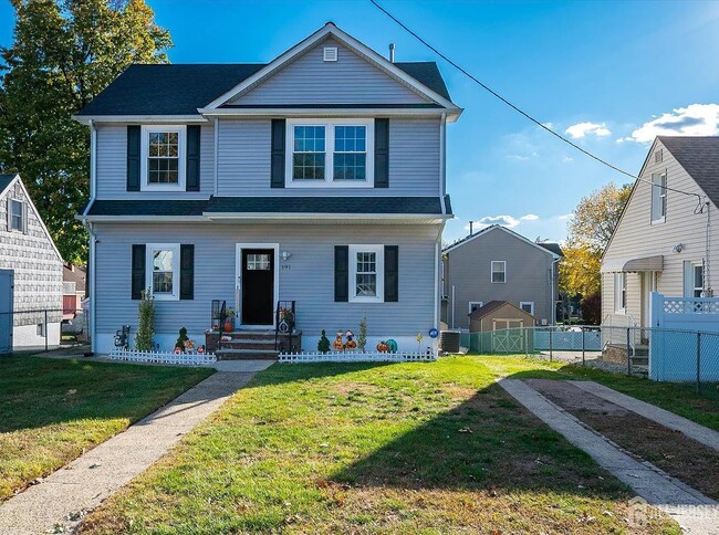 Building Photo - Single family house
