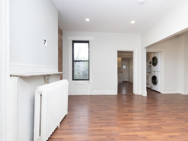 Building Photo - 289 Meridian St