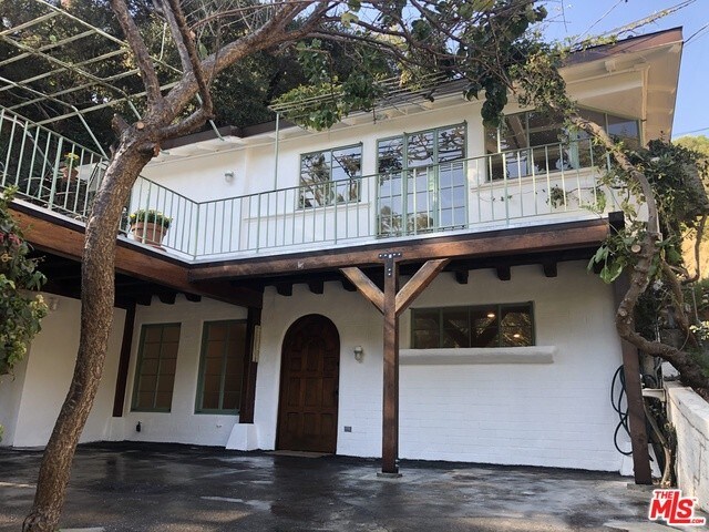 Primary Photo - 853 N Beverly Glen Blvd