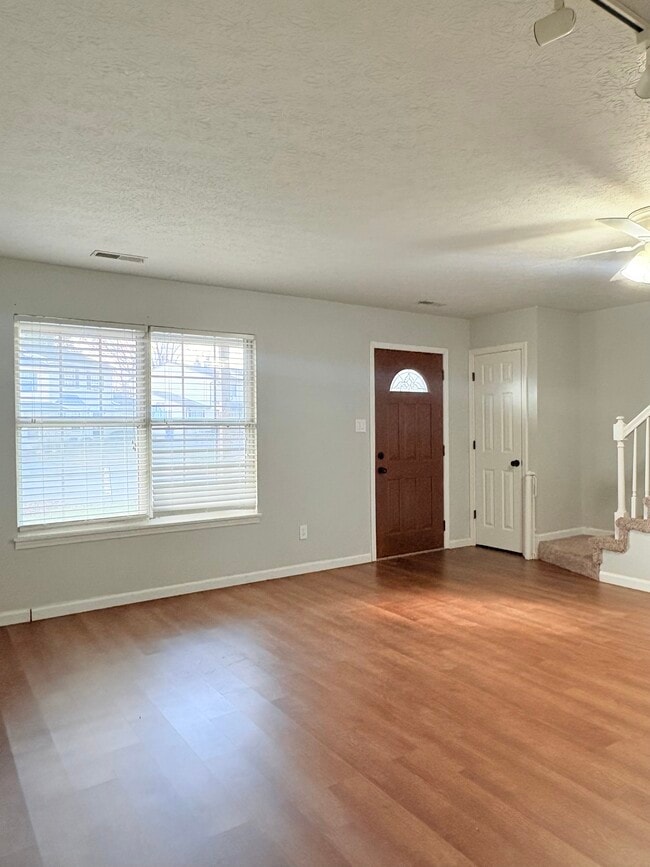 Building Photo - 2820 N Mill Pl