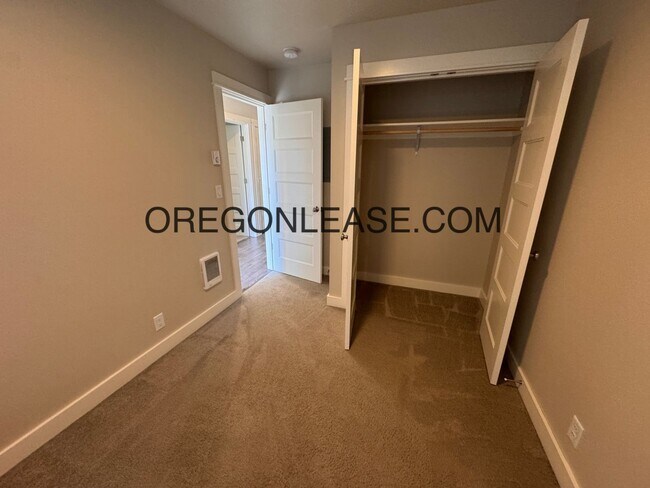 Foto del edificio - New construction 2 bedroom 2 bath Ground f...