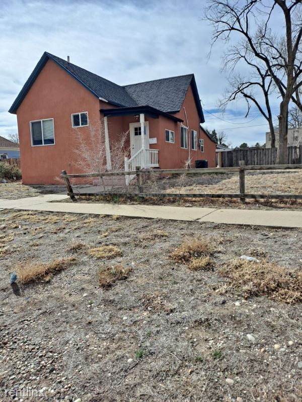Primary Photo - 538 W Corona Ave