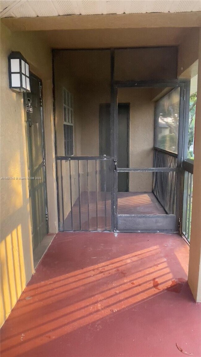 Foto del edificio - 10480 NW 8th St
