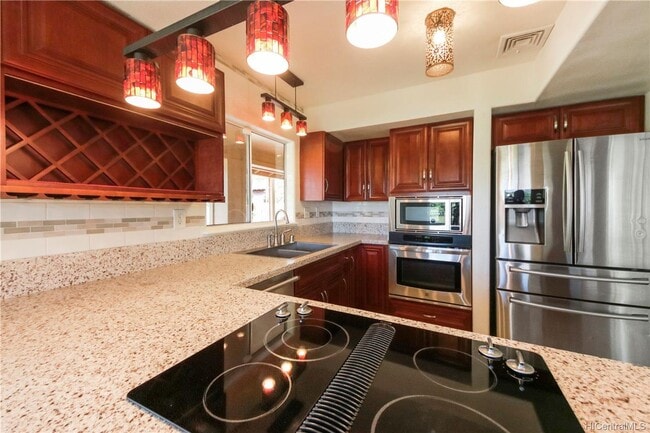 Building Photo - A?eloa, Kapolei - Single Family Home on the Golf Course