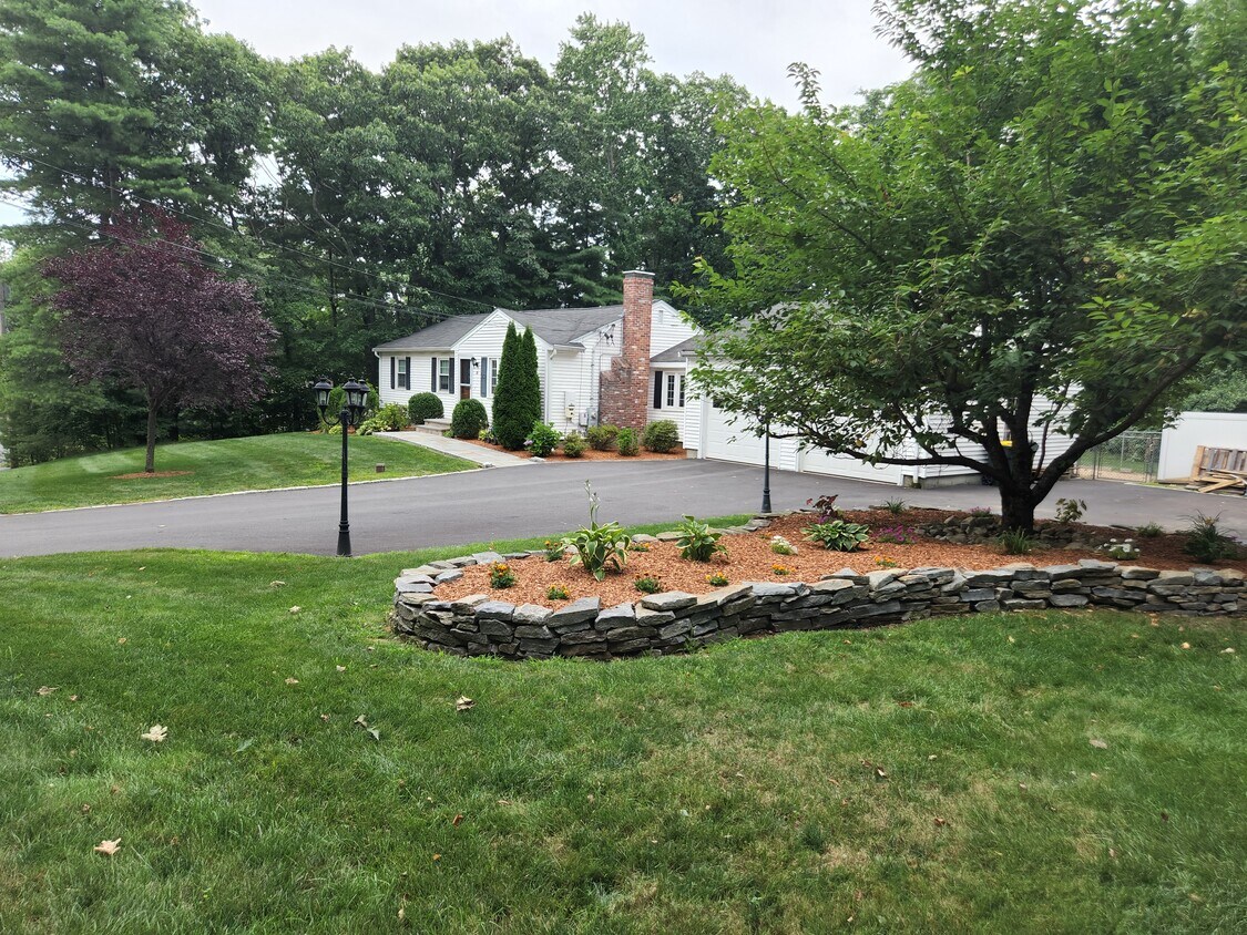 15 Old Chestnut St, Franklin, MA 02038 House Rental in Franklin, MA