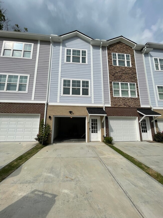 Building Photo - 2041 Ocean Dr NW
