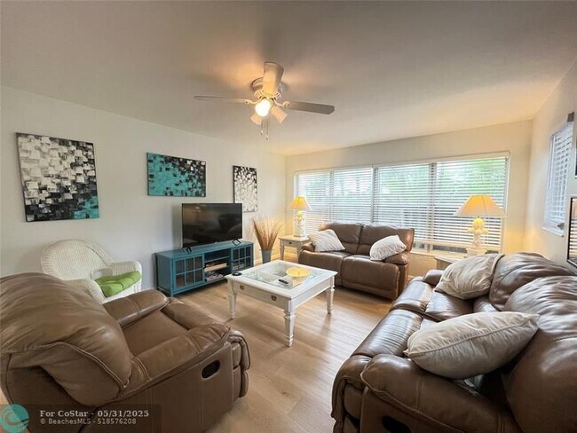 Foto del edificio - 640 NE 16th St
