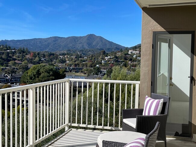 Balcony - 32 Andrew Dr
