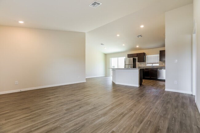 Foto del edificio - 10394 Carnegie Ave
