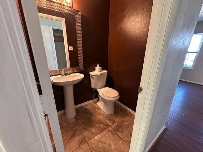 Building Photo - 3-Bedroom Townhome Near Little Creek Naval...