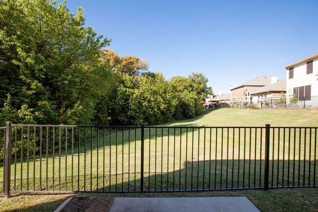 Foto del edificio - 2805 Gooseberry Dr