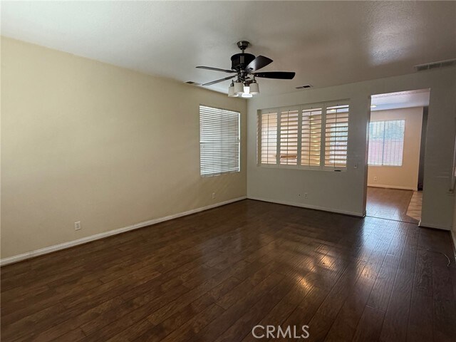 Foto del edificio - 1085 Camellia Ct