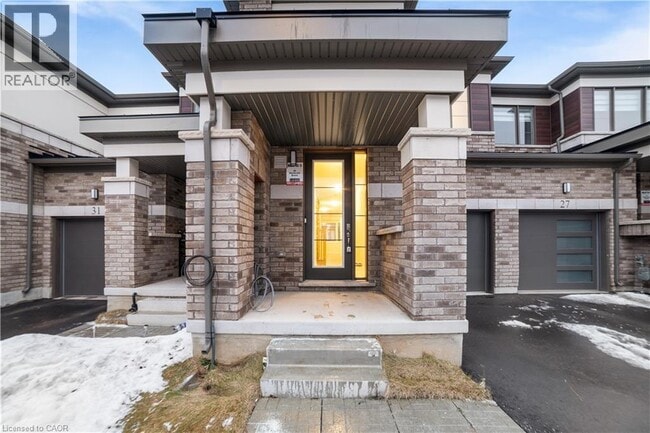 Building Photo - 29 Blacklock St