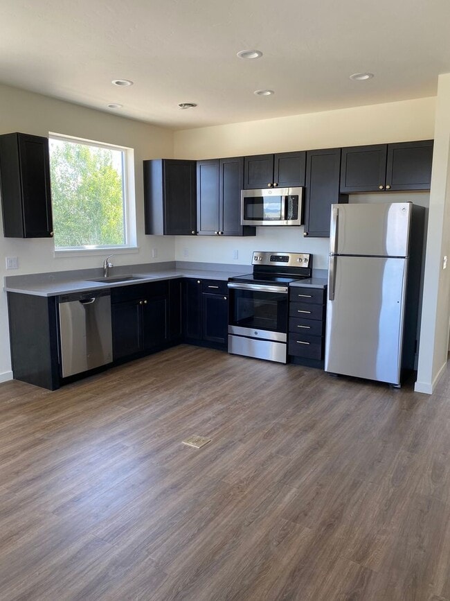 Building Photo - Brand New 1 Bedroom 1 Bathroom - Gorgeous ...