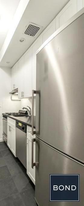 Building Photo - 236 E 87th St