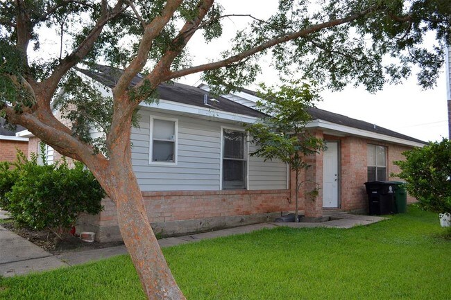 Building Photo - 7743 Ellis Dr