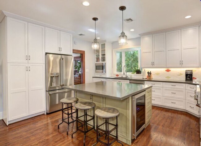 Foto del edificio - 13239 Addison St