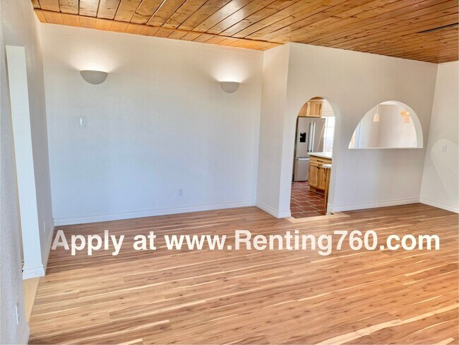 Building Photo - Newly Remodeled Modern Home With Huge Bedr...