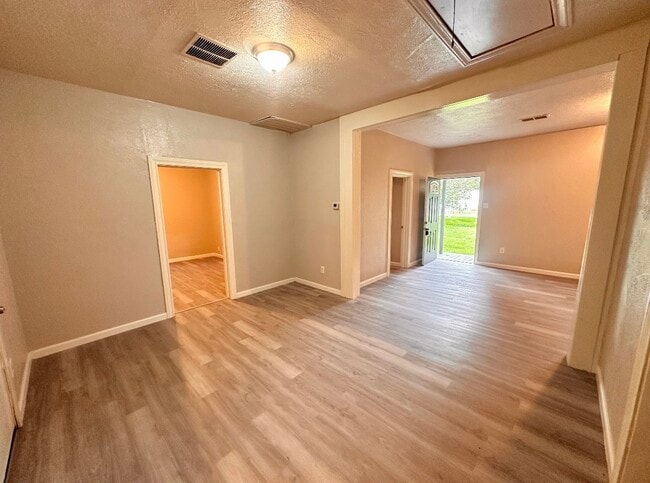 Building Photo - 330 Gordy Rd