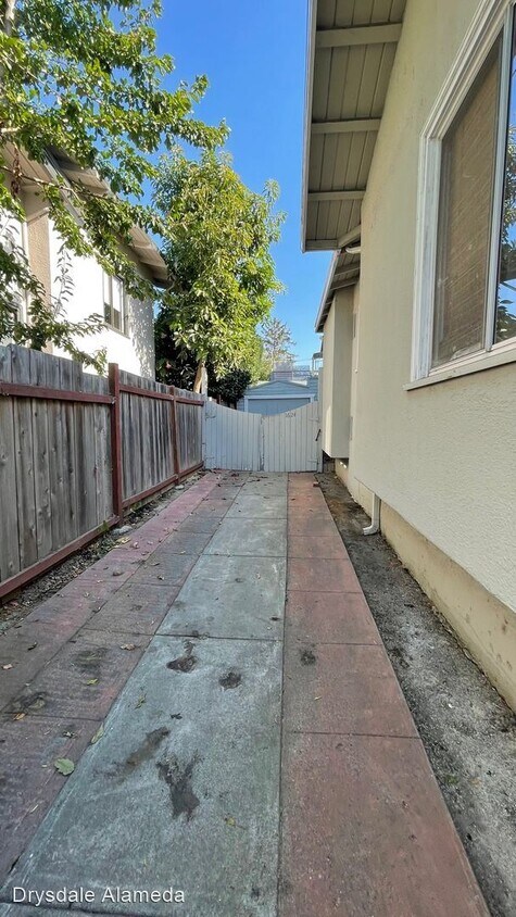 Primary Photo - 1 br, 1 bath House - 1624 Macarthur Blvd (LO)
