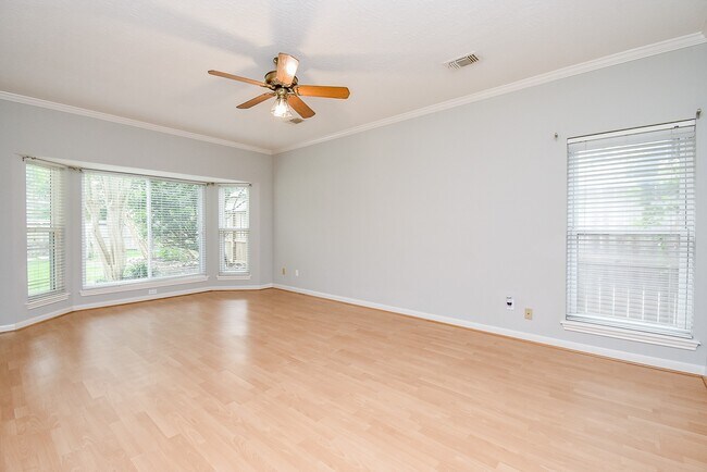 Building Photo - 1002 Meadowlark Ln