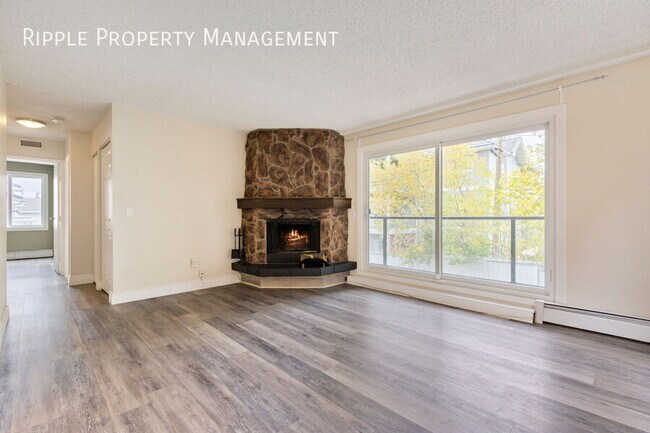 Photo du bâtiment - Modern 2 Beds, 1 Baths Apartment/Condo | 1 Cat Allowed | BUILDING AGE RESTRICTED: OCCUPANTS MUST ...