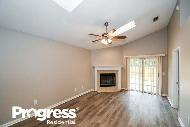 Building Photo - 8790 Townsquare Dr S