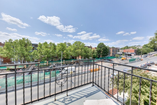 Building Photo - 2645 Pie-IX