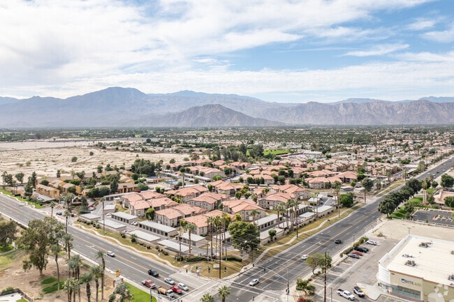 Smoketree Polo Club Apartments - Smoketree