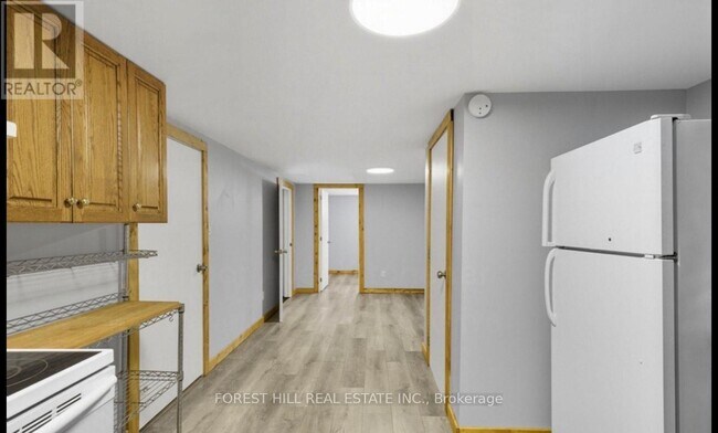 Photo du bâtiment - 27 Broadmoor Ave