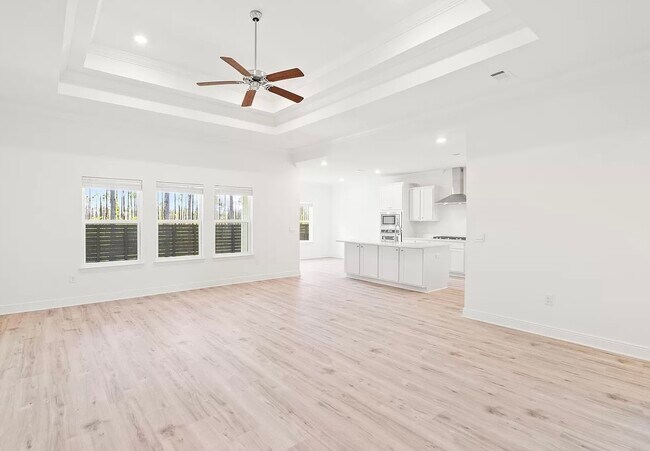 Foto del edificio - 100 Pine Lake Dr