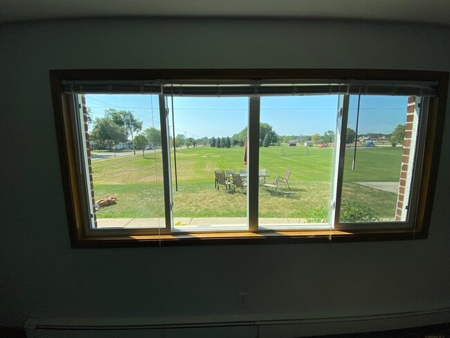 Building Photo - 298 Prairie View St