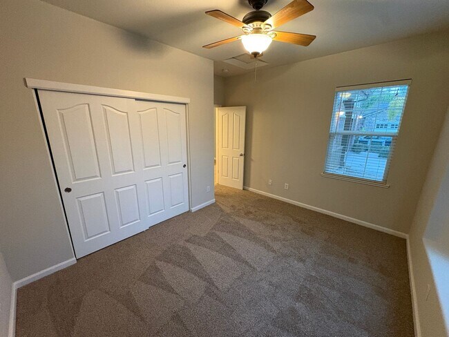 Foto del edificio - Gorgeous 5 Bedroom, 3.5 Bath Mountain House Home