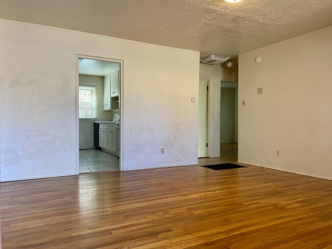 Foto del edificio - 5031 - 3833/3835 Thaxton Ave SE