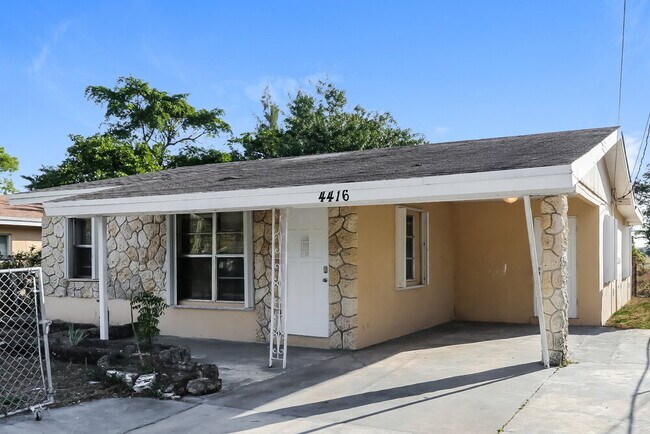 Foto del edificio - 4416 Greenwood Ave