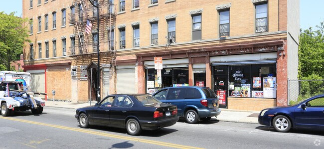Building Photo - 163 S 4th St