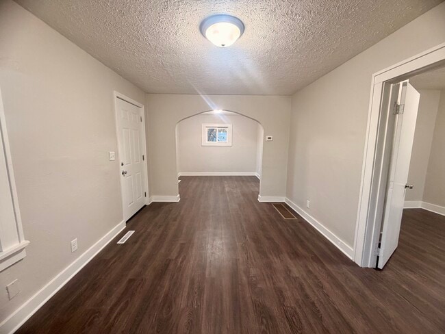 Building Photo - 1226 Shakespeare Ave