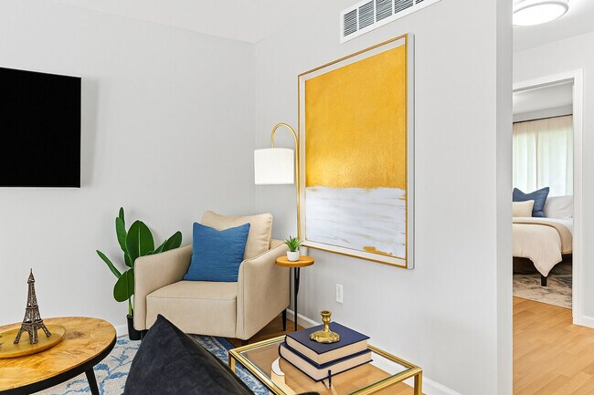 Foto del edificio - 18530 E 14 Mile Rd