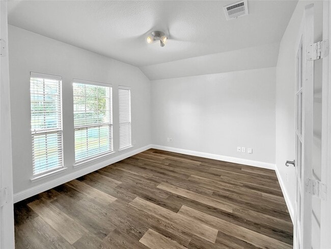 Building Photo - 9620 Tipperary Dr